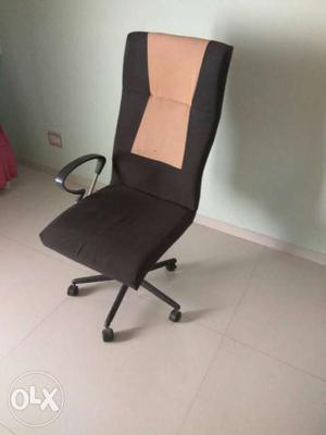 Black And Beige Rolling Chair office chair