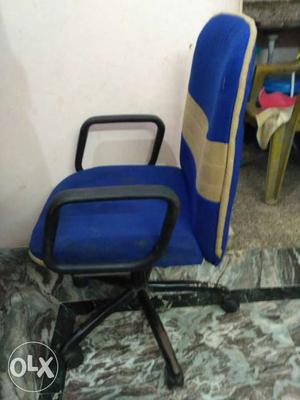 Blue And Beige Padded Office Rolling Chair