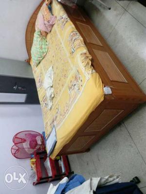 Box bed 4.5 by 6...4 months old..in good condition