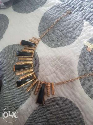 Gold Onyx Bobble Necklace
