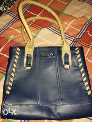 I want to sell this bag..itz not a secondhand