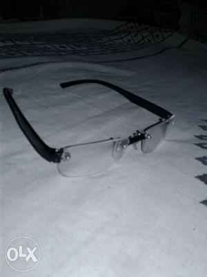 Its new rimless. brand new... just for style.. no