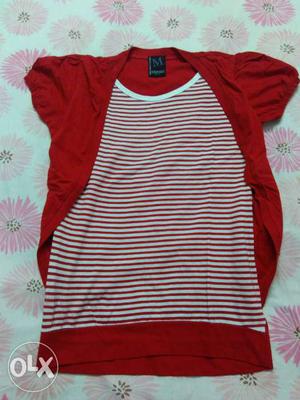 Its red tshirt for girls medium size