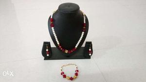 New Pearl necklace with Earrings