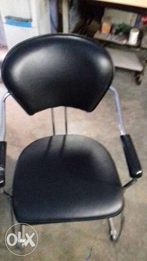 Office visitor chairs with arms. soft leather