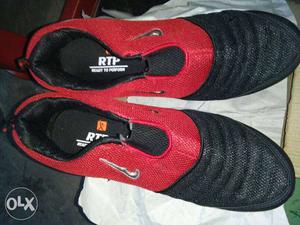 Running and walking light weight lase less shoe size 9