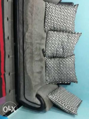 Sofa 3+ 1+ 1 seater I am purchasing 