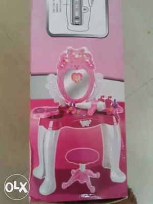Toddler's Pink And White Vanity Table With Mirror