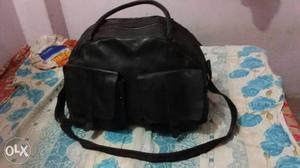 Travel bag (black)100%pure Leather, lining100%cotton