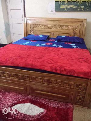 Bed king size with new mattress