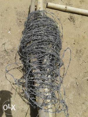 Fence wire three months old more than 100 kg