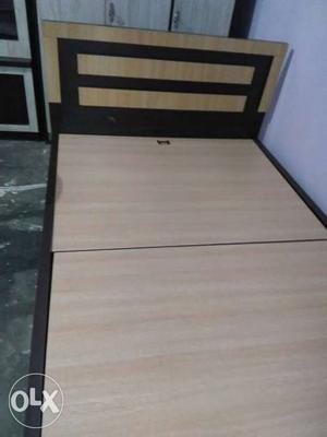 New 4×6 Brown And Black Wooden Bed l