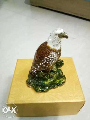 White And Brown Ceramic Eagle Figurine Table Decor