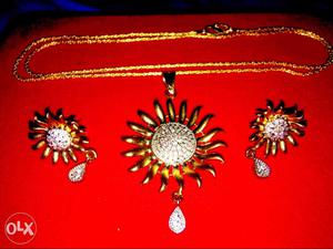 Artificial pendant Set with Golden Chain