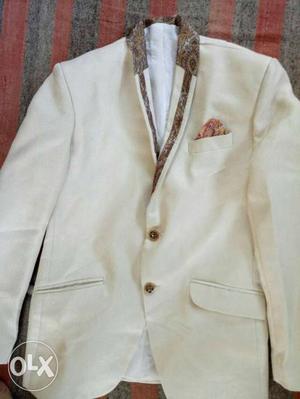 Brand Lifestyle Blazer Used only once.medium size 40nd 42