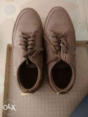 Brown shoes 10 size very nice