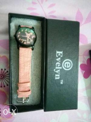 Evelyn woman wrist watch at low price