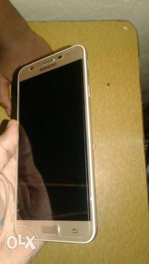 Hi guys i want to sell my samsung galaxy J7 prime