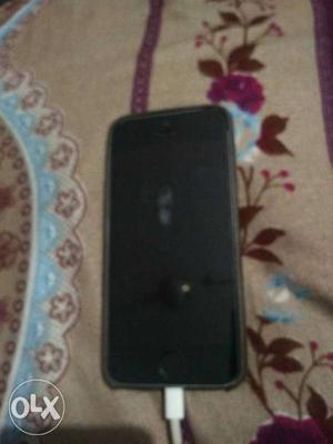 I phone 5s space gray good condition, 16 GB. 13