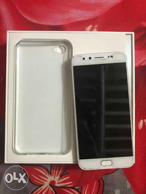 I sell my Vivo v5 Plus 3 month old new condition