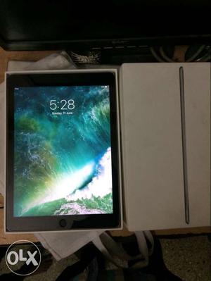 IPad Air 2 16gb wifi only full kit new condition