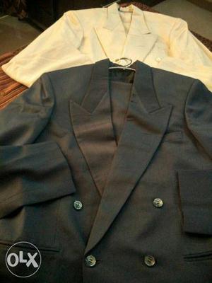Men's formal suits of Raymond's in excellent