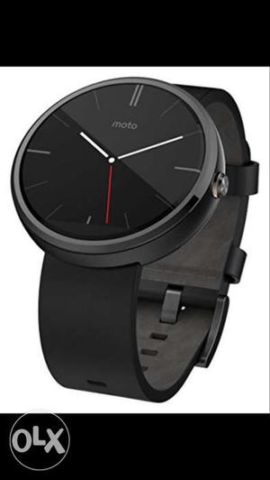 Moto 360 smart watch in excellent working