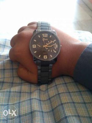 Watch at rs350 new watch scratch less condition