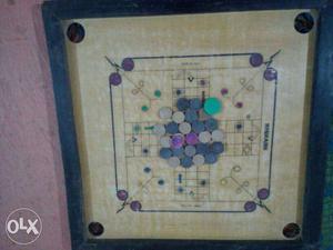 Carrom board in Good condition and only 6 month used it