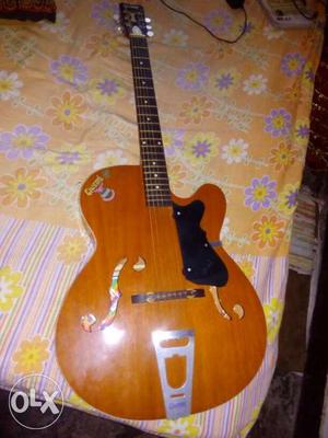 Company- givson, one month used, acoustic guitar