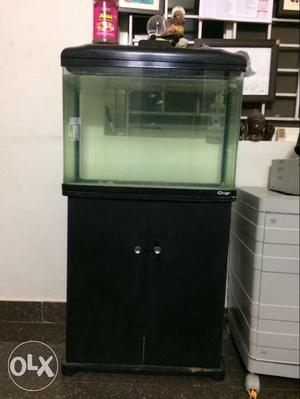 Fish tank for sale along with filter and Table