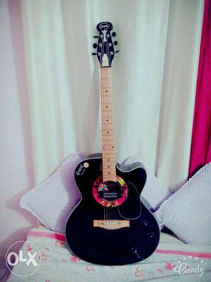 Semi electric guitar goood condition 6months old