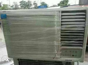 All AC showroom condition 2 months gas leakage