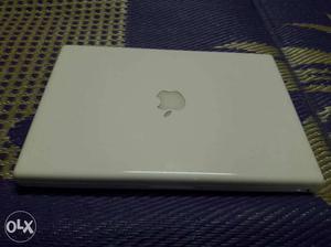 Apple macbook A in excellent condition with