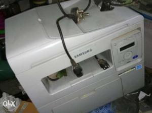 Hi I want to sell my Samsung Xerox machine black