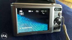 New brend Sony cyber shot camera...wid 6x zoom