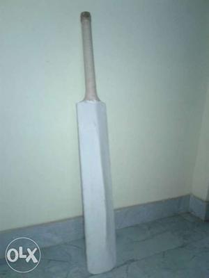 Refurnished english willow cricket bat