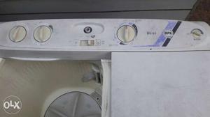 White BS-65 Clothes Washer With Dryer Set