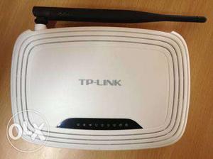 White TP-Link Internet Router