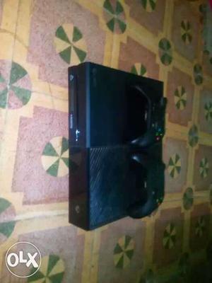 Xbox one 2 months old very good condition with two