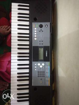 Yamaha PSR E233 In Good Condition. MIDI In And