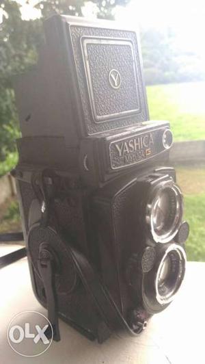 Yashica mat 124-G  camera 40yr old
