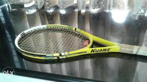 Yellow And White Kuaike Tennis Racket