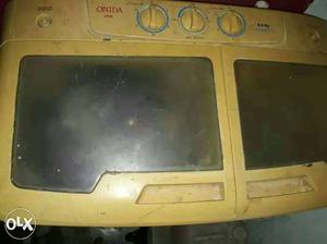 Yellow Onida Twin Tub Washer And Dryer