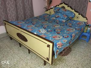 2 Single Detachable double bed.good condition.