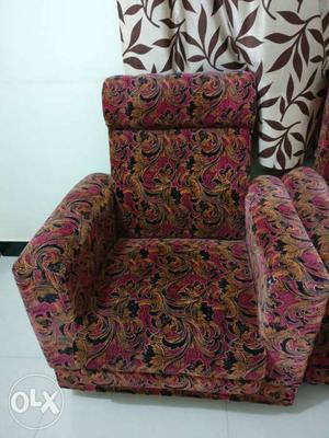 3 seater + 1 seater + 1 seater sofa set in good