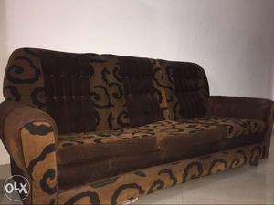 3 seater 3 yr old sofa, excellent condition for