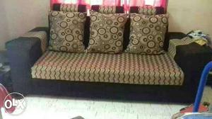 3+2 sofa set in gud condition.. urgent for sale...