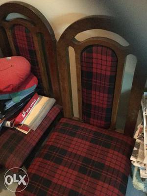 4 dining chairs in good condition with fabric