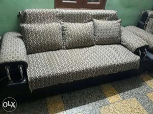 5 seater imported sofa in good condition for sale